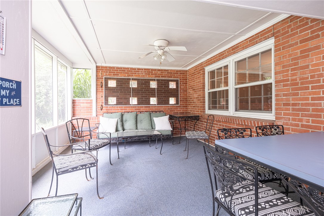 Ross Twp, Pennsylvania 15237, United States, 5 Bedrooms Bedrooms, ,3 BathroomsBathrooms,Residential,Active,190724