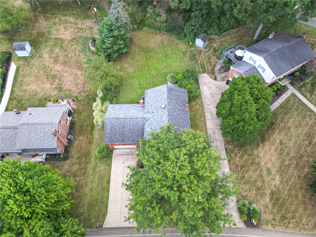 Ross Twp, Pennsylvania 15237, United States, 5 Bedrooms Bedrooms, ,3 BathroomsBathrooms,Residential,Active,190724