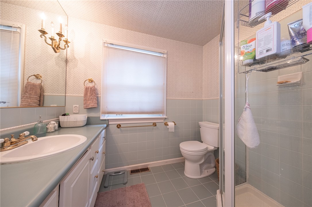 Ross Twp, Pennsylvania 15237, United States, 5 Bedrooms Bedrooms, ,3 BathroomsBathrooms,Residential,Active,190724