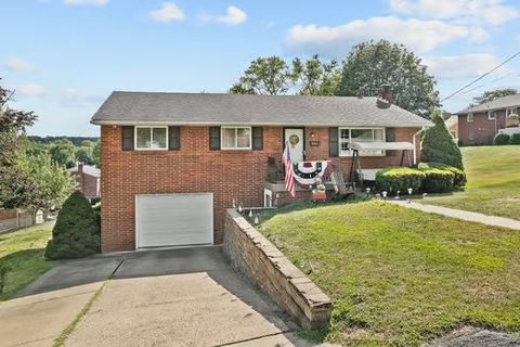 Photo of 665 Summerlea Ave, Washington, PA 15301 (MLS # 1742120)