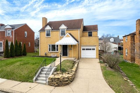 Photo of 419 Macarthur St, Mc Kees Rocks, PA 15136 (MLS # 1746055)