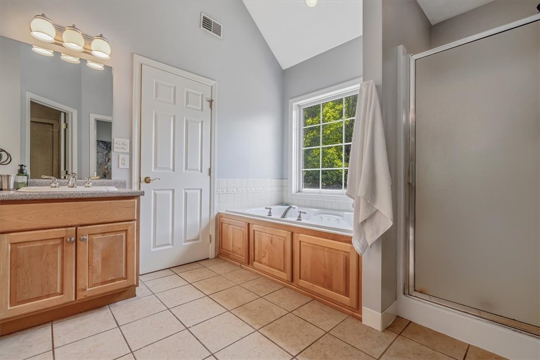 North Strabane, Pennsylvania 15301, United States, 4 Bedrooms Bedrooms, ,4 BathroomsBathrooms,Residential,Active,178051