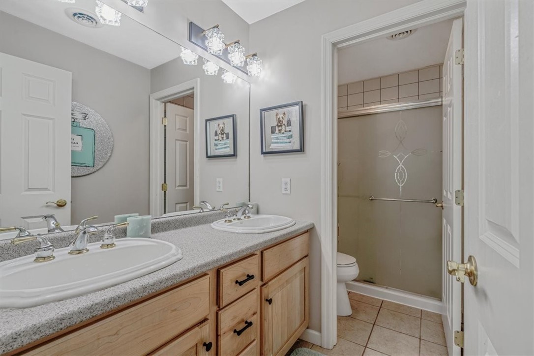 North Strabane, Pennsylvania 15301, United States, 4 Bedrooms Bedrooms, ,4 BathroomsBathrooms,Residential,Active,178051