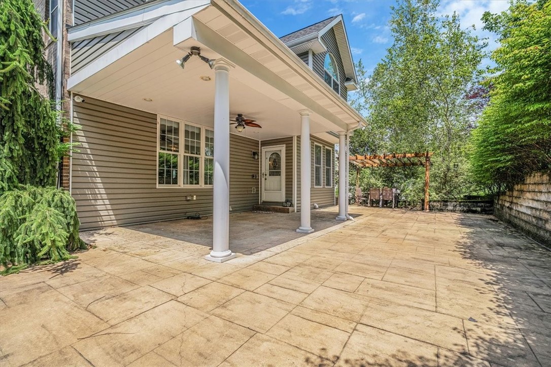 North Strabane, Pennsylvania 15301, United States, 4 Bedrooms Bedrooms, ,4 BathroomsBathrooms,Residential,Active,178051