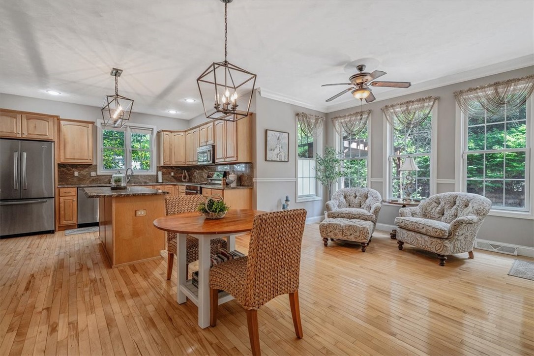 North Strabane, Pennsylvania 15301, United States, 4 Bedrooms Bedrooms, ,4 BathroomsBathrooms,Residential,Active,178051