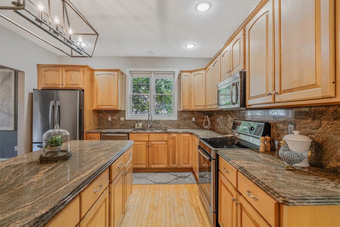 North Strabane, Pennsylvania 15301, United States, 4 Bedrooms Bedrooms, ,4 BathroomsBathrooms,Residential,Active,178051