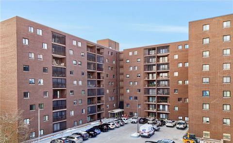 Photo of 5600 Munhall Road #501, Pittsburgh, PA 15217 (MLS # 1733218)