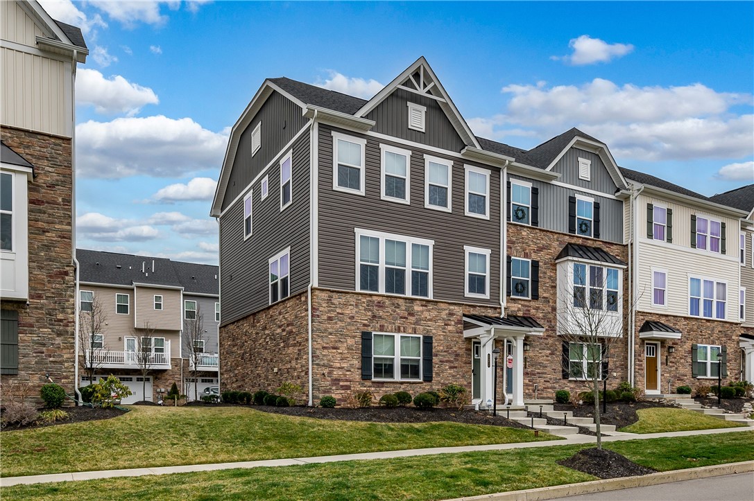 View Cranberry Twp, PA 16066 townhome