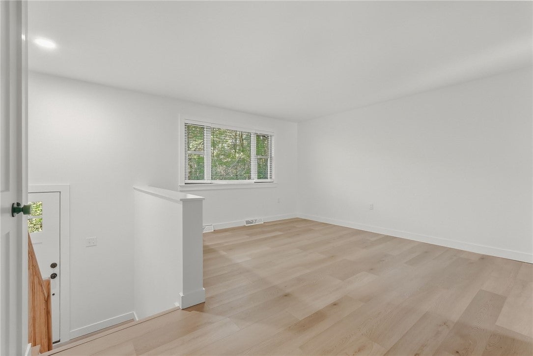 14 Blackswoods Rd