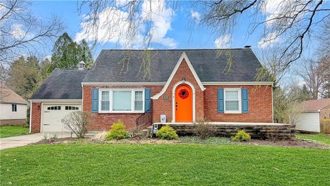 Photo of 17 W Oakwood Way, New Castle, PA 16105 (MLS # 1746290)