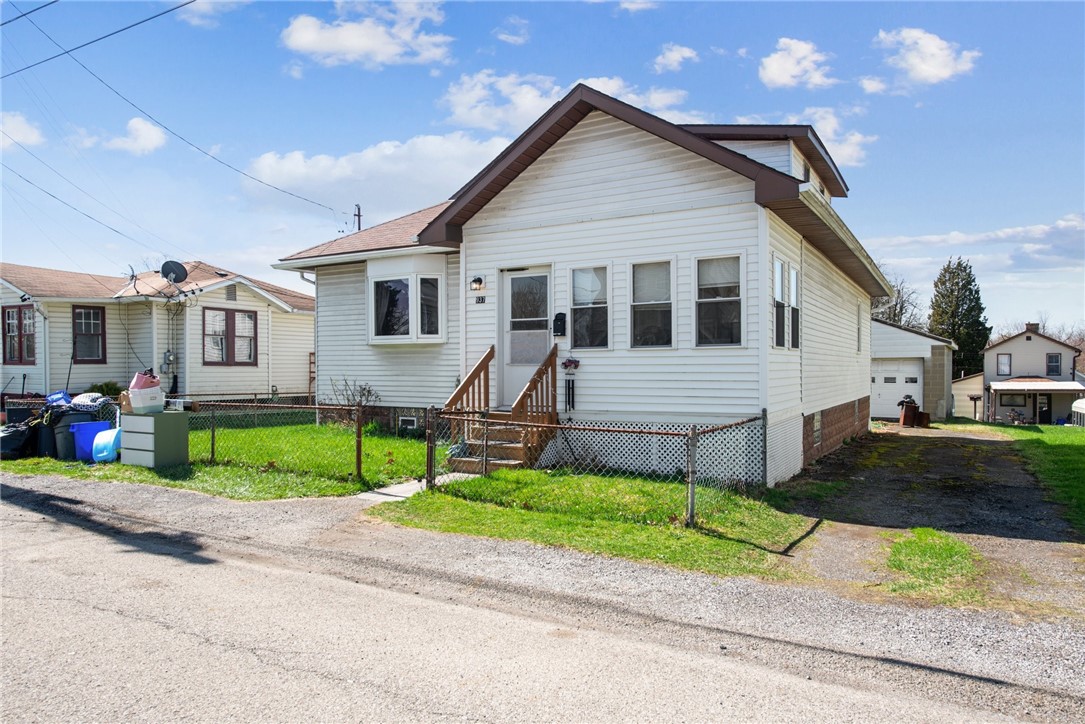 937 Orchard St St, Rochester, Pennsylvania image 2