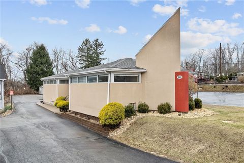 940 Beaver Grade Rd Moon/Crescent Twp PA 15108