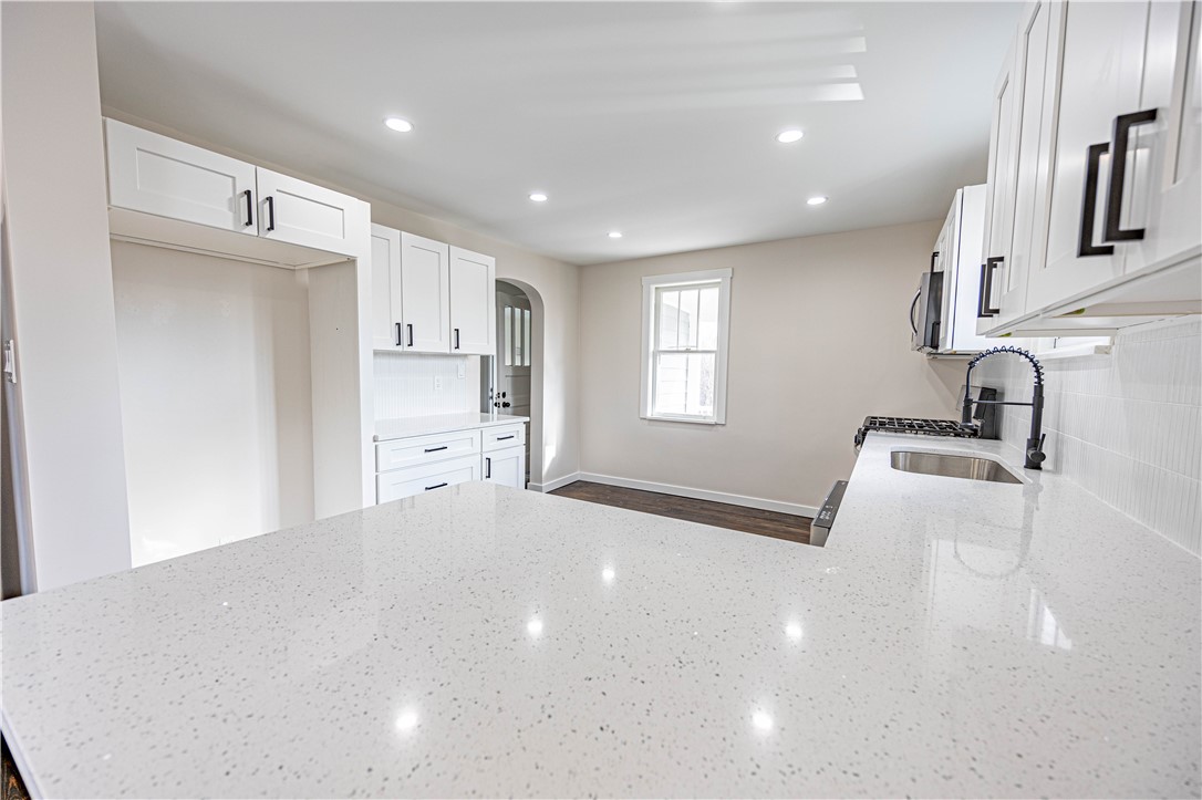 7036 Shannon Rd, Verona, Pennsylvania image 10