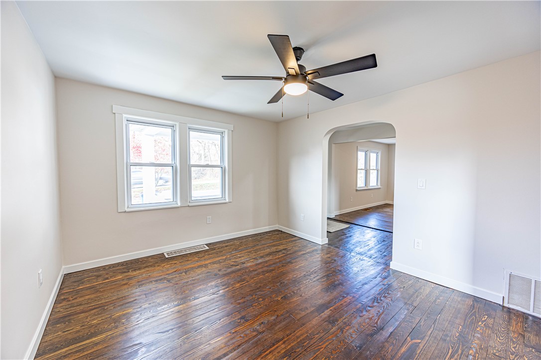 7036 Shannon Rd, Verona, Pennsylvania image 4