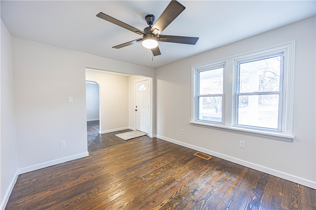 7036 Shannon Rd, Verona, Pennsylvania image 3