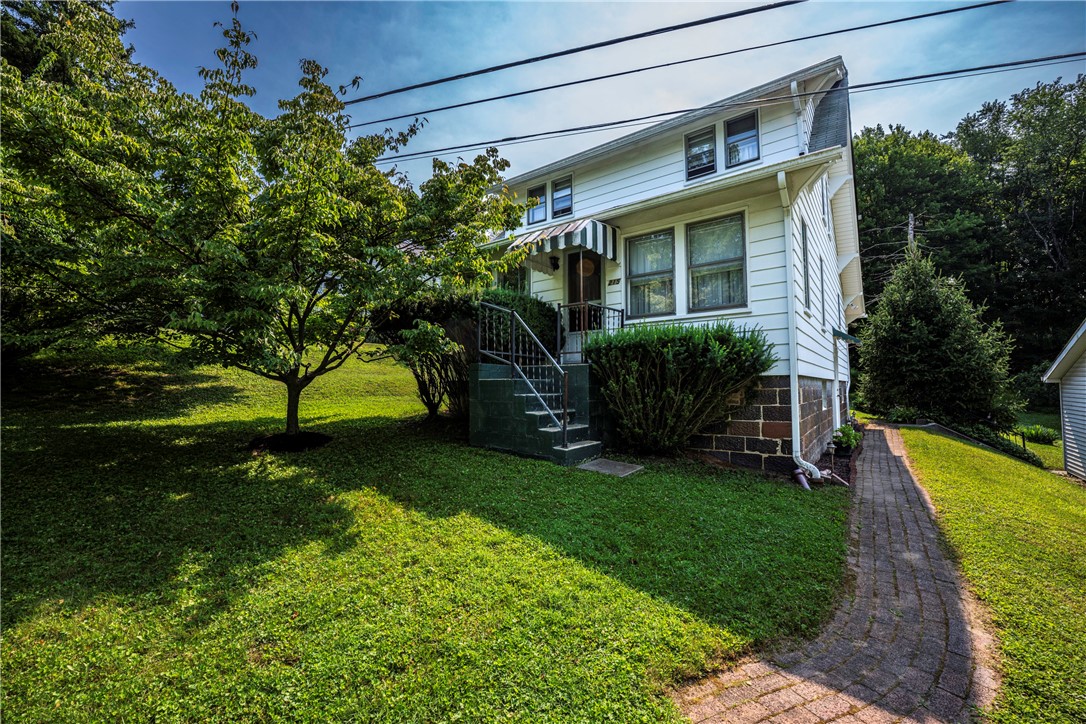215 Forward Ln