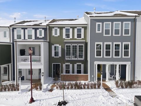 Photo of 338 Highbridge Ln, Cranberry Twp, PA 16066 (MLS # 1733764)