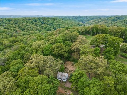 22-24 Lanes End Sewickley Heights PA 15143