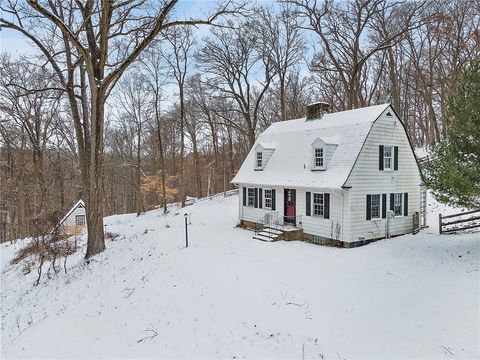 22-24 Lanes End Sewickley Heights PA 15143