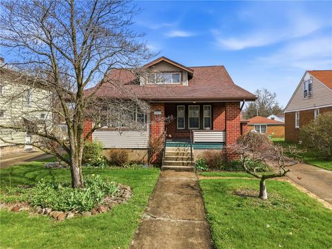 Photo of 1027 Myrtle Pl, Sharon, PA 16146 (MLS # 1747281)