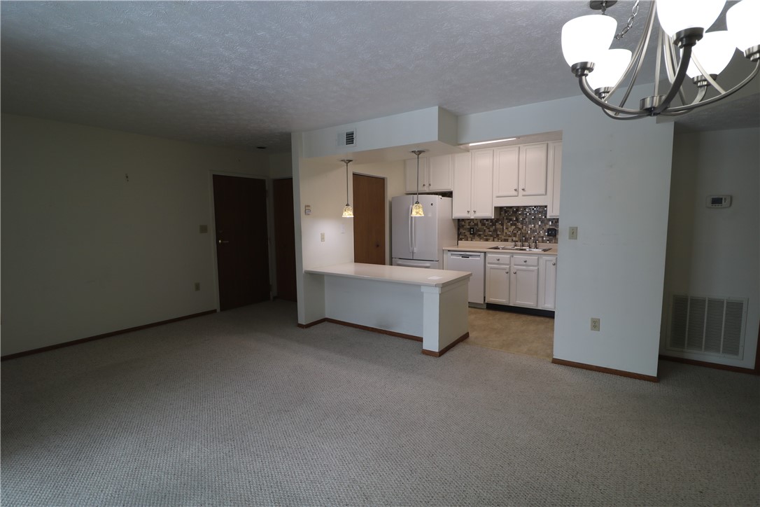 211 Clubhouse Dr 211