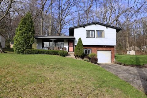 Photo of 2878 Old Plank Rd, New Castle, PA 16105 (MLS # 1748778)