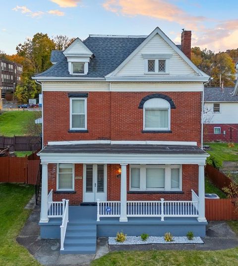 Photo of 1336 4th Ave, Coraopolis, PA 15108 (MLS # 1730925)