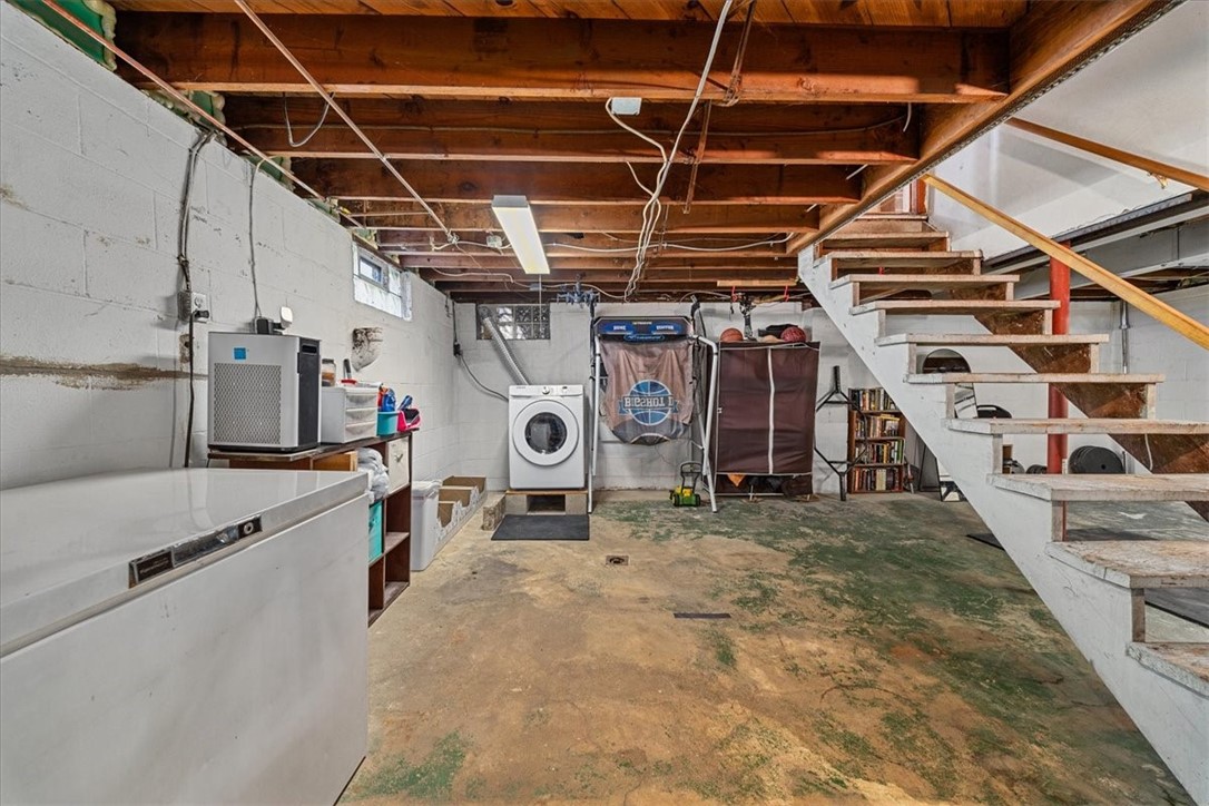 Brighton Twp, Pennsylvania 15009, United States, 2 Bedrooms Bedrooms, ,1 BathroomBathrooms,Residential,Contingent,240241