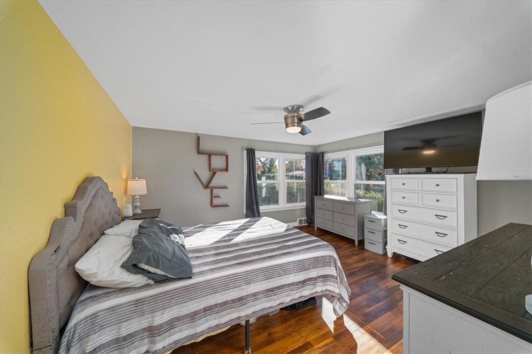 Brighton Twp, Pennsylvania 15009, United States, 2 Bedrooms Bedrooms, ,1 BathroomBathrooms,Residential,Contingent,240241