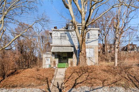 Photo of 628 Haverhill St, Pittsburgh, PA 15208 (MLS # 1744745)