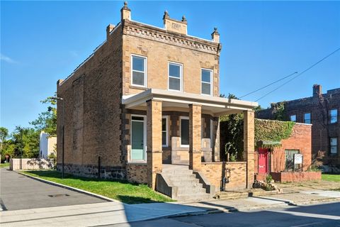 Homes For Sale - 121 Shetland Street St<br/> Lincoln Larimer, PA 15206