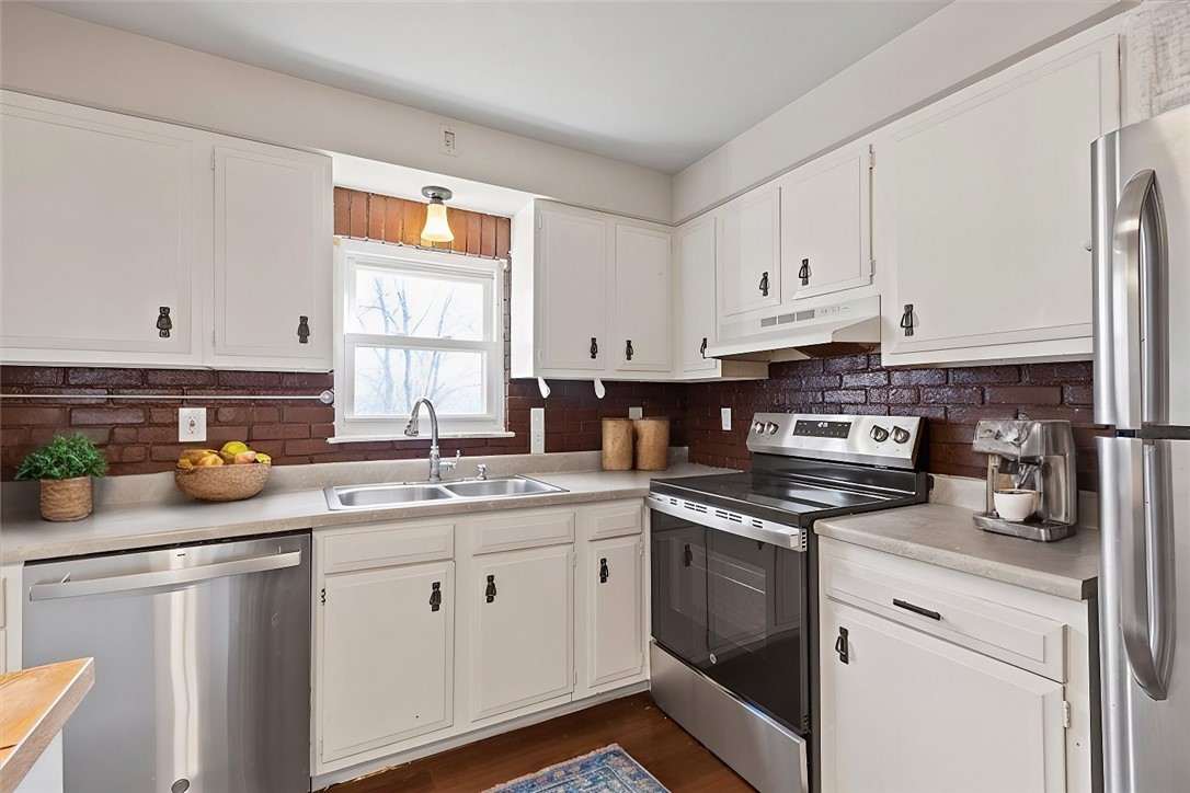 Jackson Twp - But, Pennsylvania 16063, United States, 3 Bedrooms Bedrooms, ,2 BathroomsBathrooms,Residential,Pending,31455