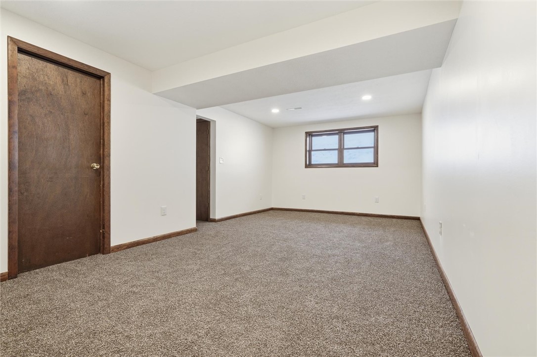 Canonsburg, Pennsylvania 15317, United States, 3 Bedrooms Bedrooms, ,2 BathroomsBathrooms,Residential,Active,250921