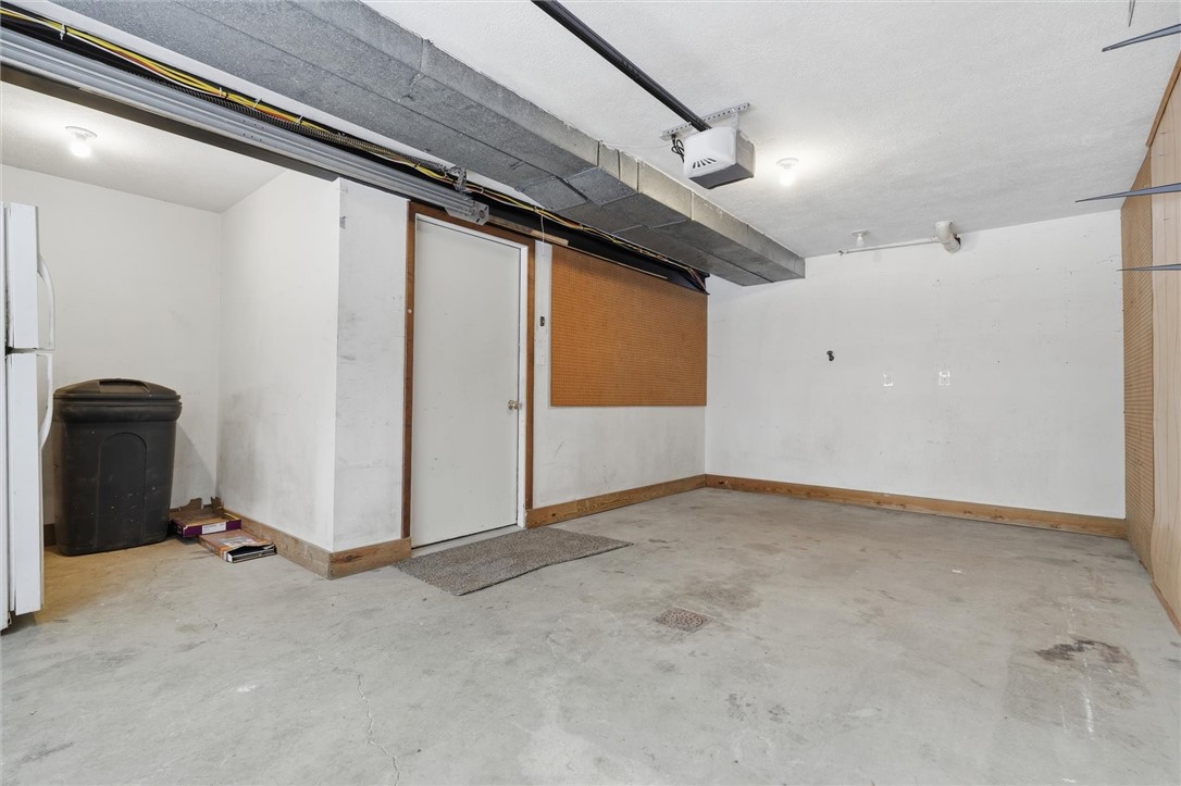 Canonsburg, Pennsylvania 15317, United States, 3 Bedrooms Bedrooms, ,2 BathroomsBathrooms,Residential,Active,250921