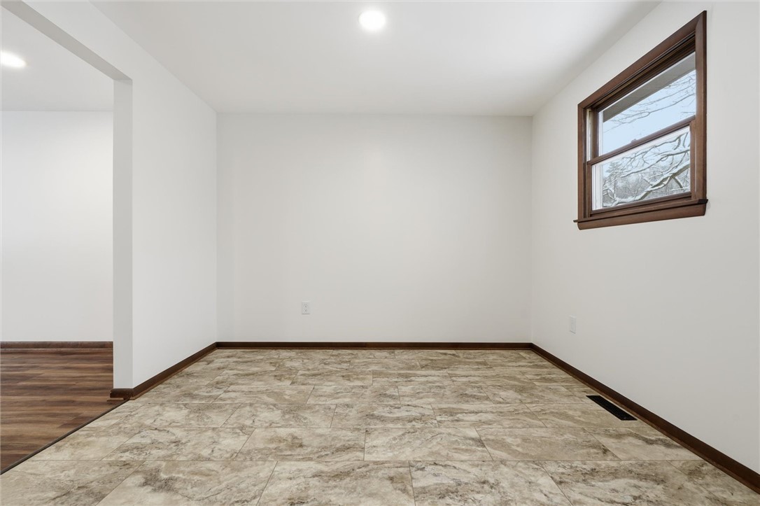 Canonsburg, Pennsylvania 15317, United States, 3 Bedrooms Bedrooms, ,2 BathroomsBathrooms,Residential,Active,250921