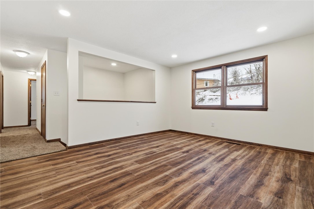 Canonsburg, Pennsylvania 15317, United States, 3 Bedrooms Bedrooms, ,2 BathroomsBathrooms,Residential,Active,250921