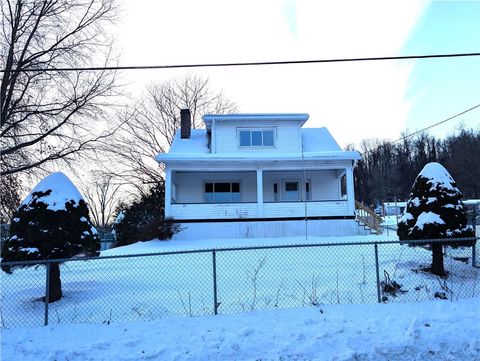 Homes For Sale - 752 Crawford Road Rd<br/> Washington County, East Bethlehem, PA 15333