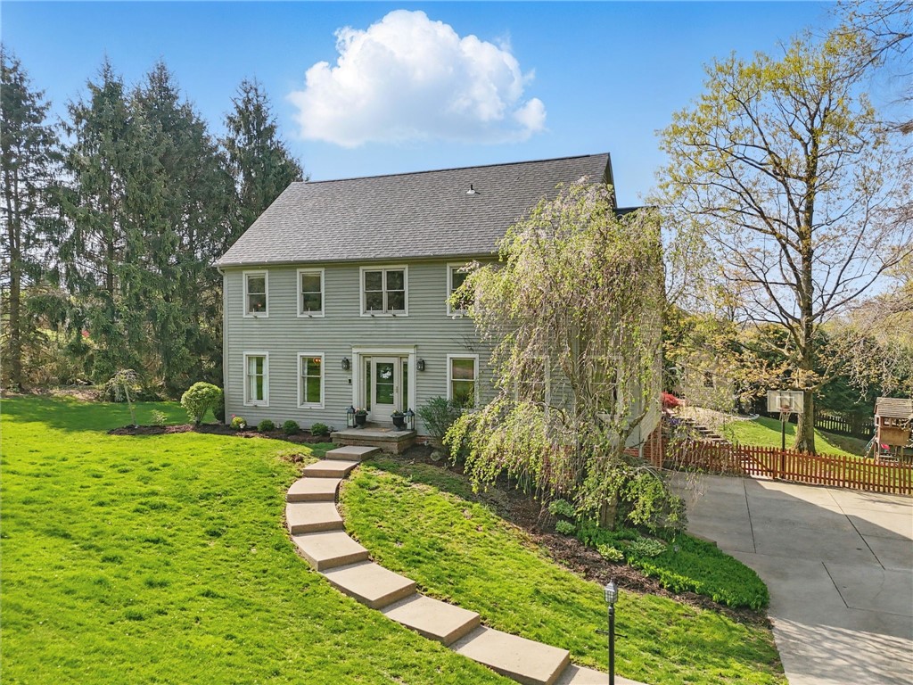 3880 Kim Ln, Richland, Pennsylvania image 2