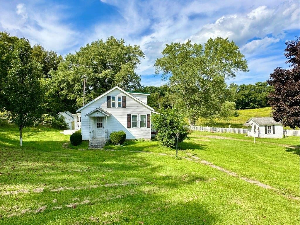 571 Lake Road