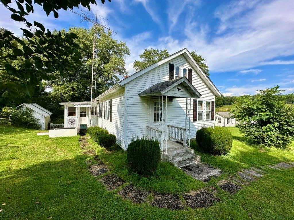 571 Lake Road