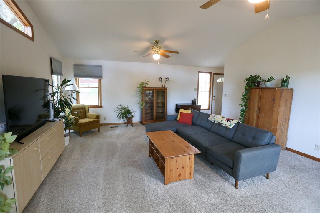 Forest Hills Boro, Pennsylvania 15221, United States, 2 Bedrooms Bedrooms, ,2 BathroomsBathrooms,Residential,Active,233803