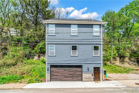Photo of 1102 Spring Garden Ave, Pittsburgh, PA 15212 (MLS # 1748185)