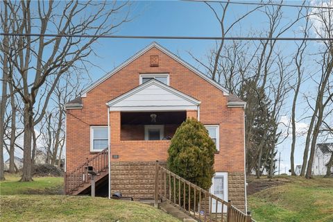 Photo of 328 Park Dr, Canonsburg, PA 15317 (MLS # 1744254)