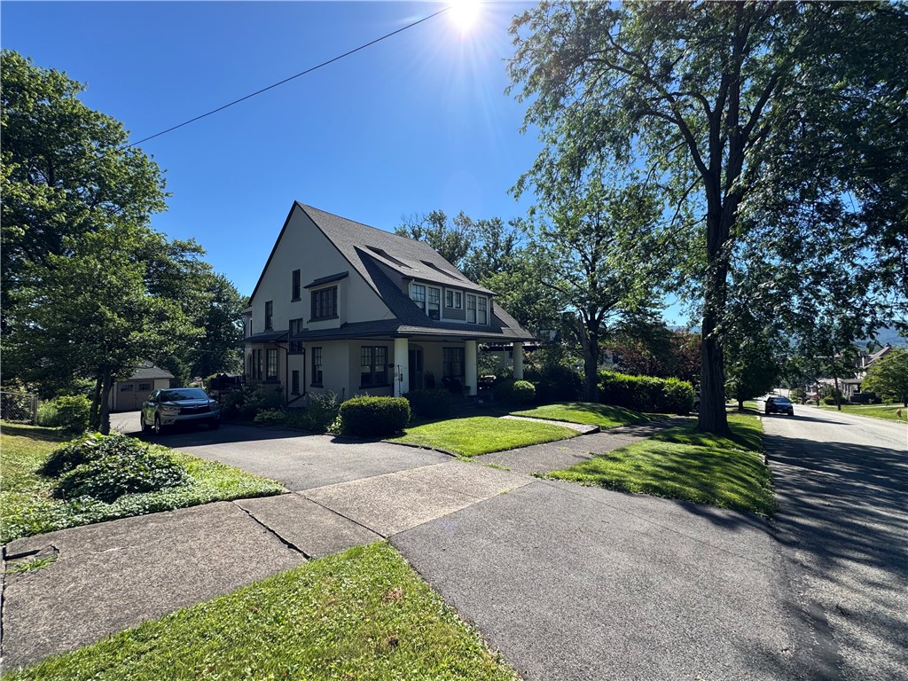 60 Stockton Ave