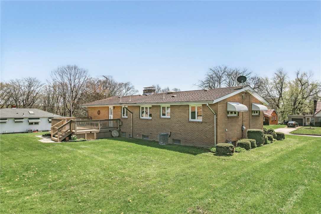 1734 S Judy Lynn Dr Dr, Farrell, Pennsylvania image 4