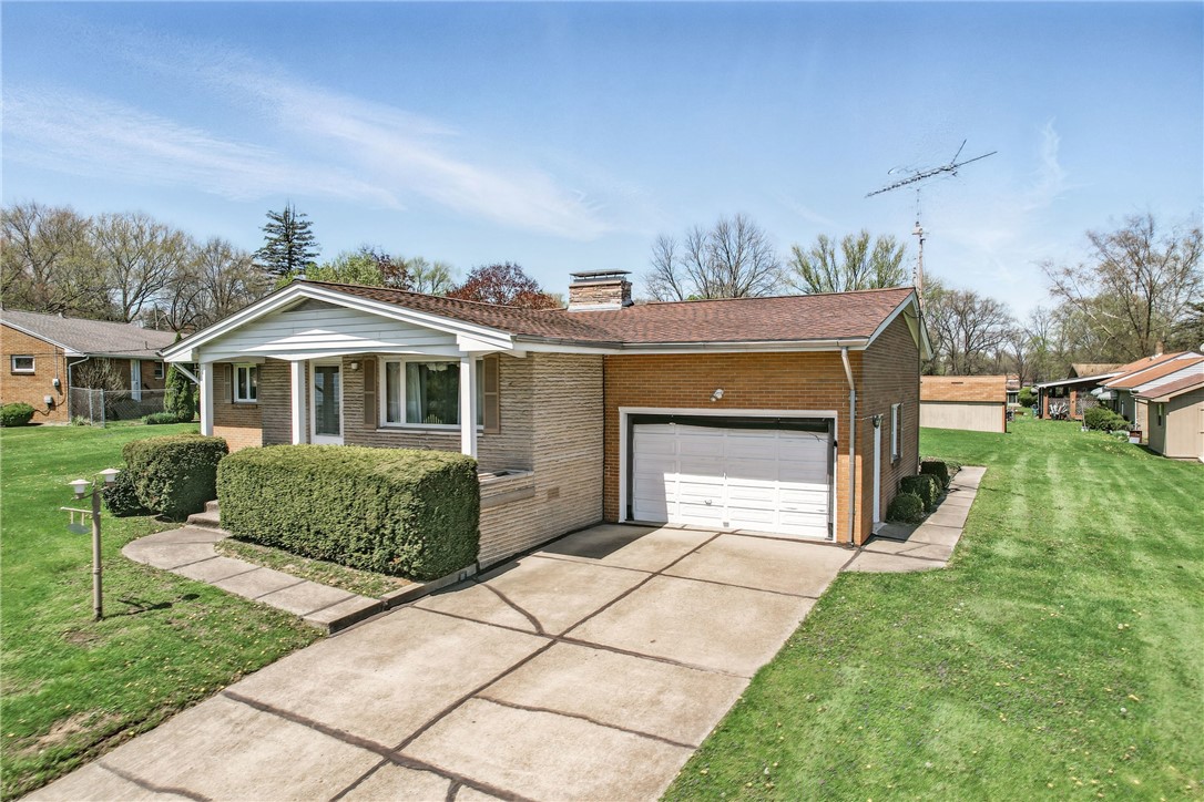 1734 S Judy Lynn Dr Dr, Farrell, Pennsylvania image 2