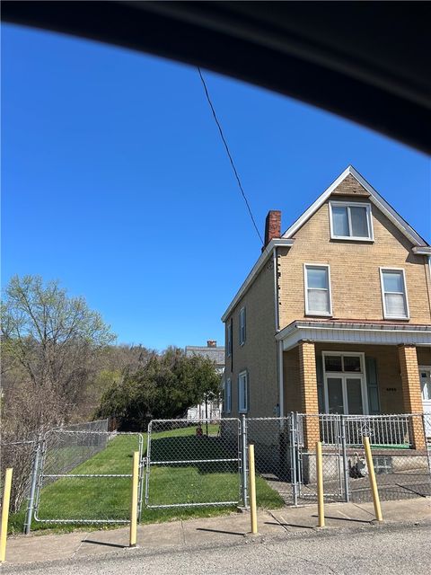 Photo of 6935 Kedron St, Pittsburgh, PA 15208 (MLS # 1747300)