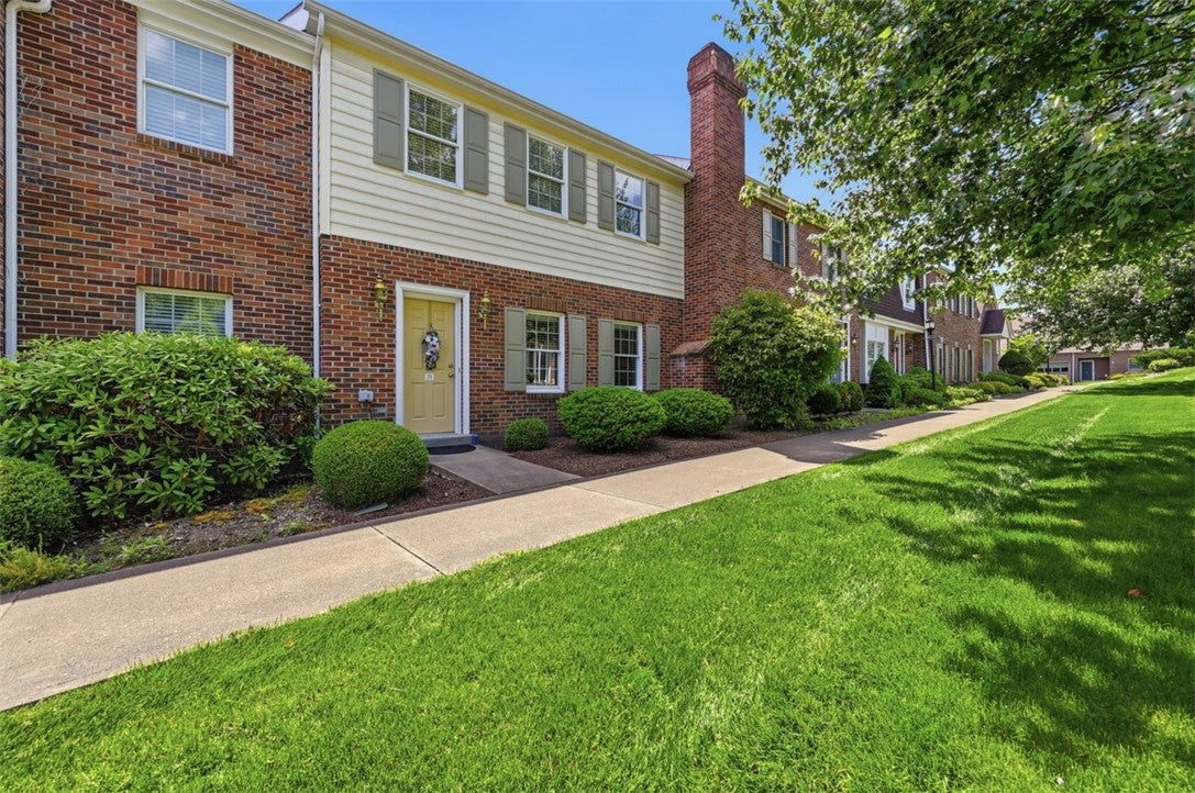 201 Boxwood Ct