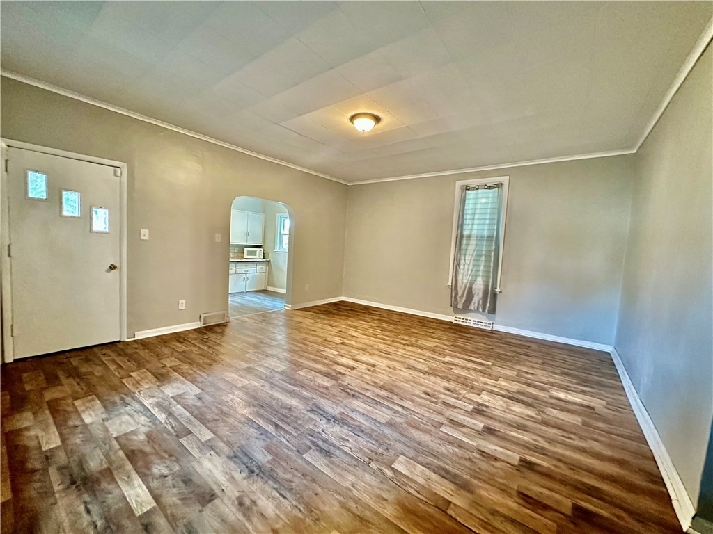 Ellwood City, Pennsylvania 16117, United States, 3 Bedrooms Bedrooms, ,1 BathroomBathrooms,Residential,Active,186300