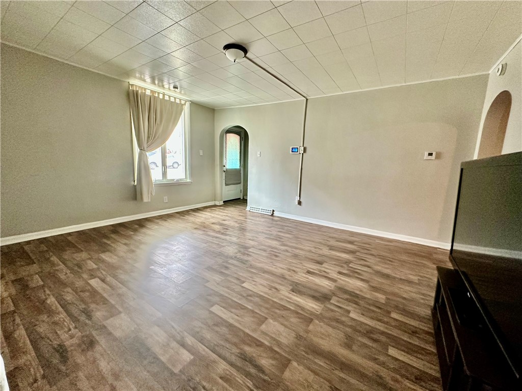 Ellwood City, Pennsylvania 16117, United States, 3 Bedrooms Bedrooms, ,1 BathroomBathrooms,Residential,Active,186300